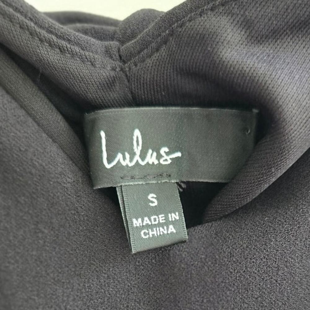 Women’s black Lulus brand dress - Picture 3 of 6